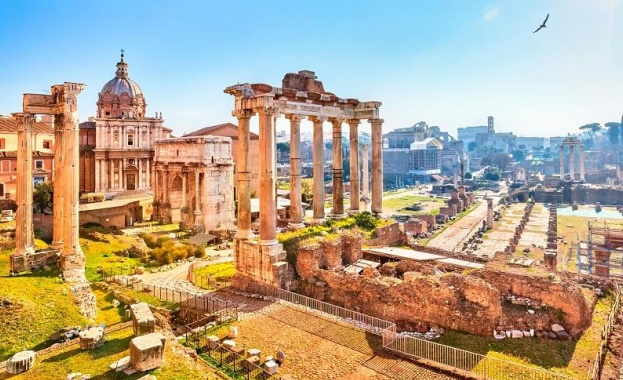 Фалшив банкомат дело на трима българи изкопира информациите от десетки