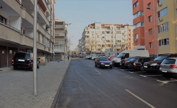 Назад в годините к с Възраждане бе презастроен уличната му мрежа