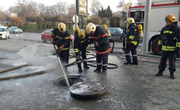 Аварията предизвика пожар в общински кабелен колектор и остави без