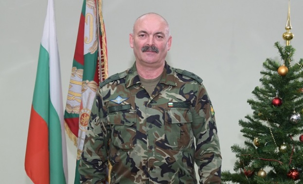 Поздравление на командира на Сухопътните войски генерал-майор Михаил Попов към