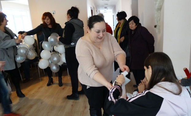 Благотворително тържество за 28 те деца от Центъра за настаняване от