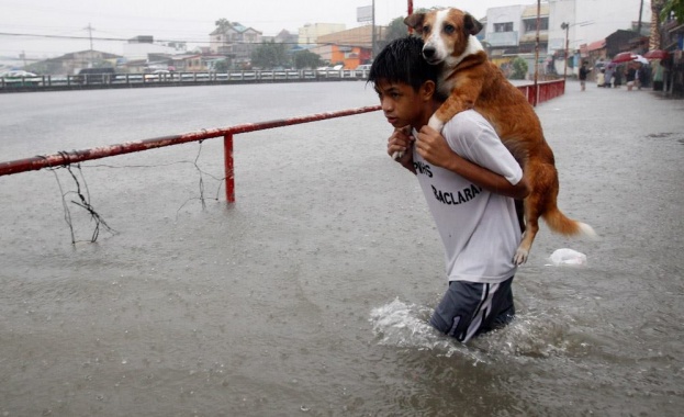 Тропическа буря предизвика свлачища и наводнения в Република Филипини които