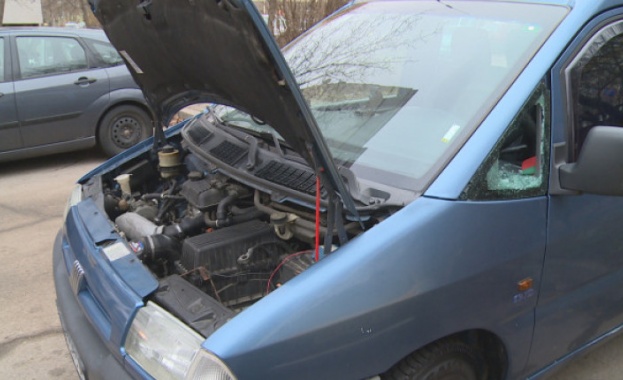 Масова кражба на автомобилни акумулатори в София 13 коли