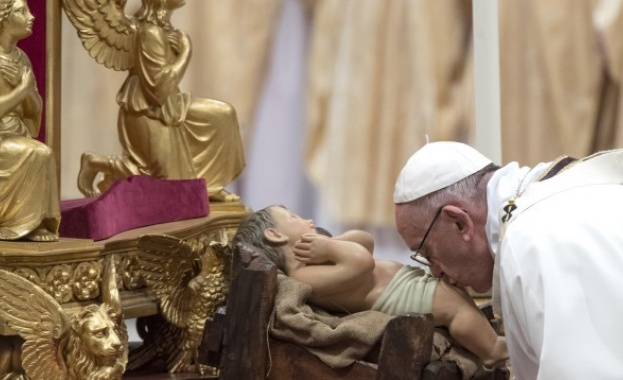 В традиционната си литургия по повод Бъдни вечер папа Франциск