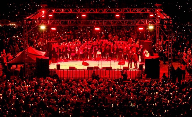 Германският футболен клуб Унион Берлин организира традиционния си коледен спектакъл