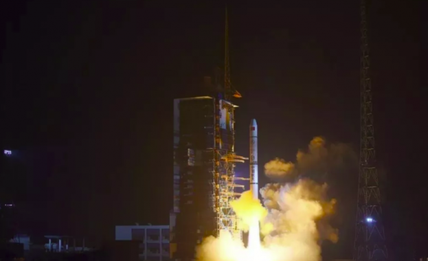 Китай изстреля трета група сателити Яоган 30 Това стана тази нощ