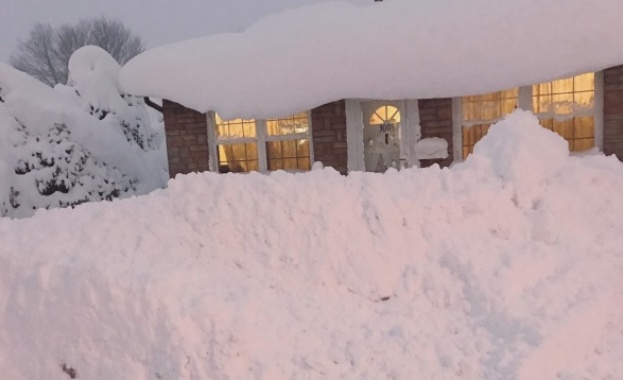 Снежни бури връхлетяха части от САЩ навръх Коледа като на