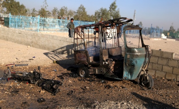 Най малко 12 души са загинали а други 14 са