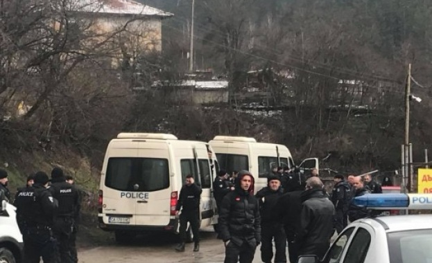 Операция на полиция и жандармерия се провежда край село Луково