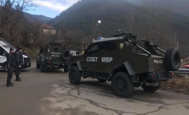 Полиция и жандармерия отново блокираха входовете на село Луково в