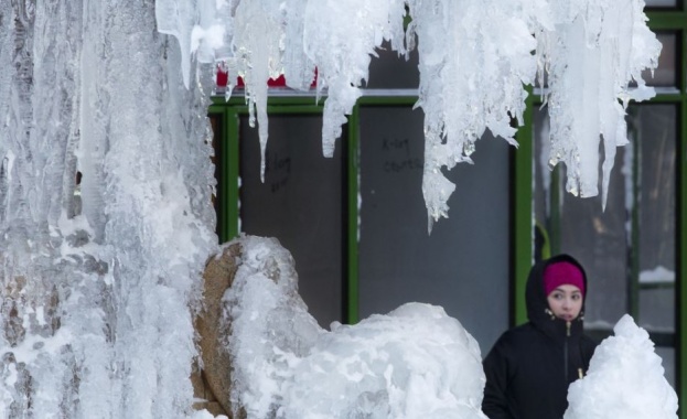 Жертвите на арктическия студ в североизточните райони на САЩ станаха