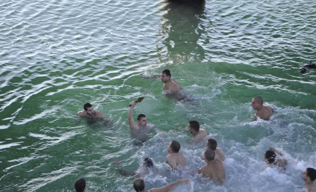 Двадесетгодишният бургазлия Радул Димитров ще се радва на здраве и