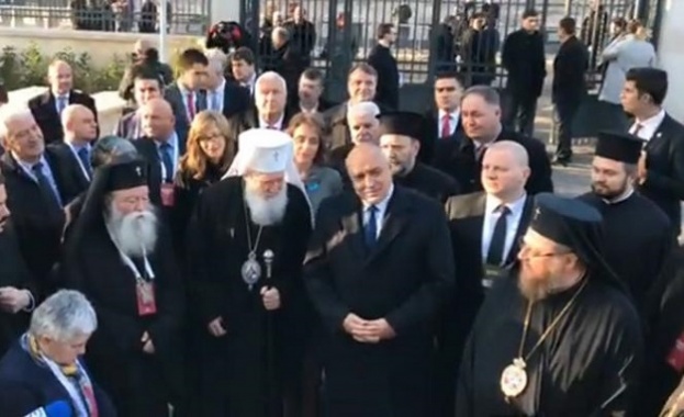 Възстановеният храм е доказателство за добросъседство и за мира Лесно