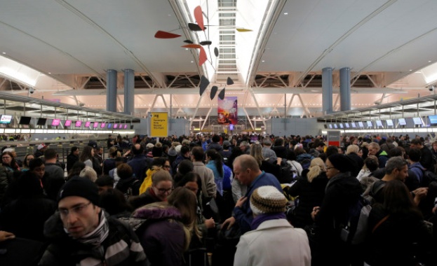 Спукан водопровод на нюйоркското летище Дж Ф Кенеди стана причина