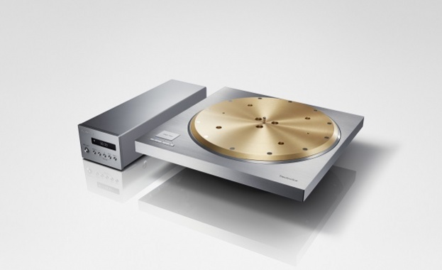 High End грамофонът с директно задвижване Technics SP 10R и грамофонната система