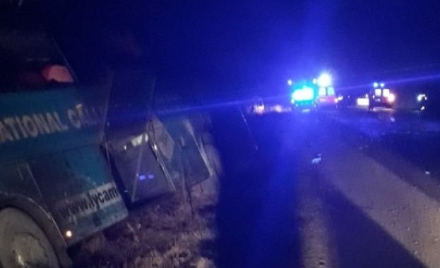 Тежка катастрофа затвори пътя София Варна в района на община