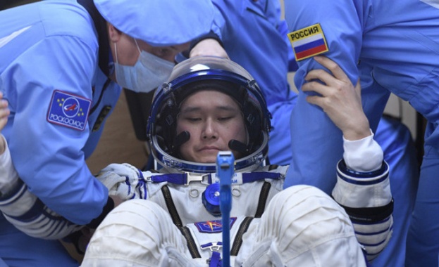 Японският астронавт Норишиге Канаи бил пораснал само с 2 сантиметра