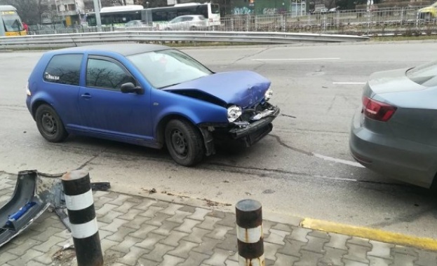Пешеходец пострада леко при верижна катастрофа на столичния бул България