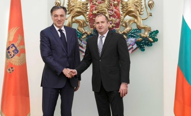 За по близки отношения политически и икономически и сигурност в