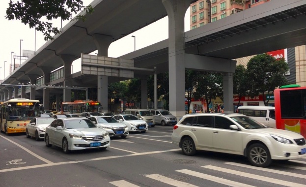 Белият цвят остава най популярен при производството на нови автомобили сочи