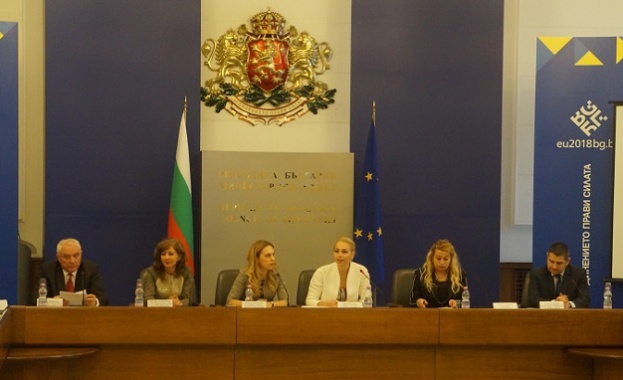 Защита правата на децата в дигиталната ера и превенция на