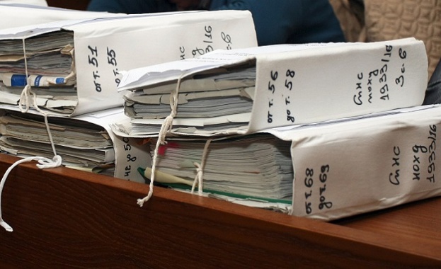 Служители на летището в Бургас и гранични полицаи бяха сред