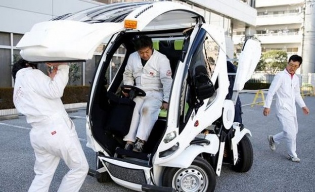 Японска компания приключи разработката на първия в света електрически автомобил-трансформър.