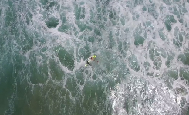 В Австралия двама удавници бяха спасени с помощта на дрон