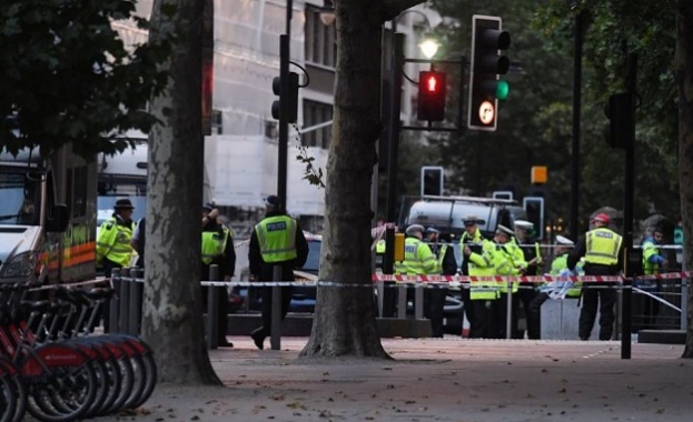 Гара Чаринг Крос в центъра на Лондон бе затворена рано