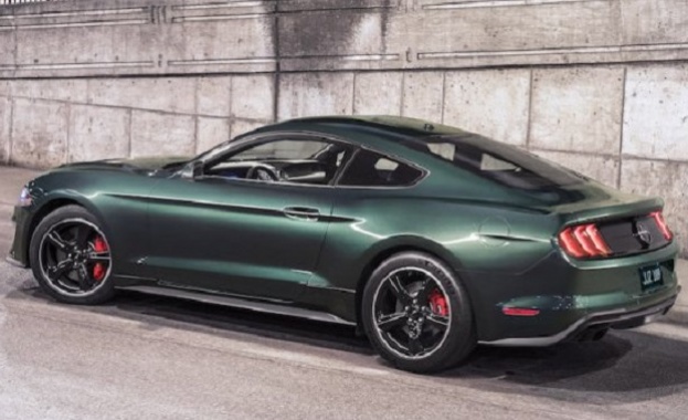 По време на емблематичния търг BARRETT JACKSON SCOTTSDALE първата серийна