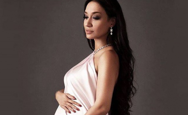 Певицата Мария Илиева роди първото си дете Бебето се казва