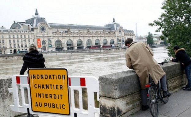 Метеорологичната служба на Франция обяви оранжев код за опасност за