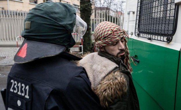 Около 450 кюрди излязоха по улиците на германския град Хамбург,