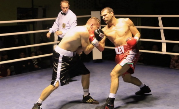 След като постигна 7 победи с нокаут в първите си