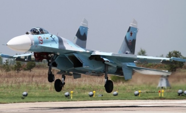 Руски изтребител Су-27 се е приближил на опасно близко разстояние