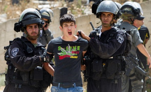 Най малко 1000 палестинци са били арестувани в Израел от обявеното