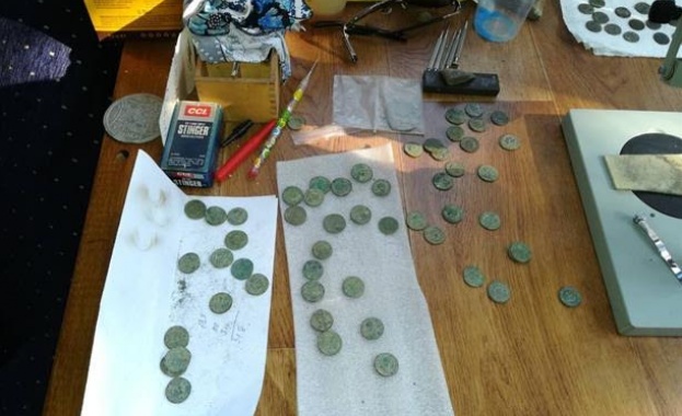 Голямо количество антични предмети са открити и иззети в хода