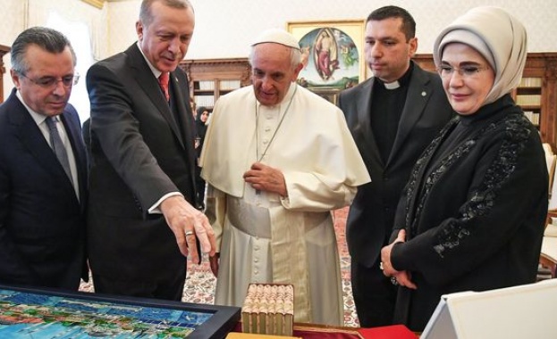 Турският президент Реджеп Ердоган се срещна с папа Франциск във