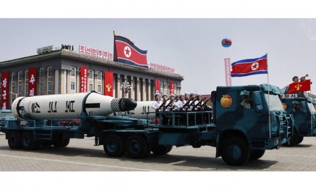 В столицата на Северна Корея се състоя военен парад посветен