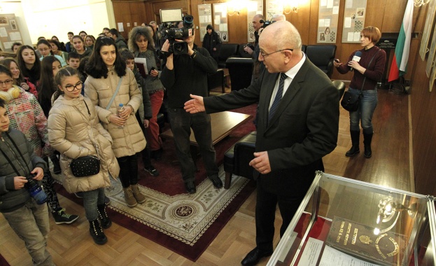 Ученици от столичното 129 то училище Антим І и студенти по