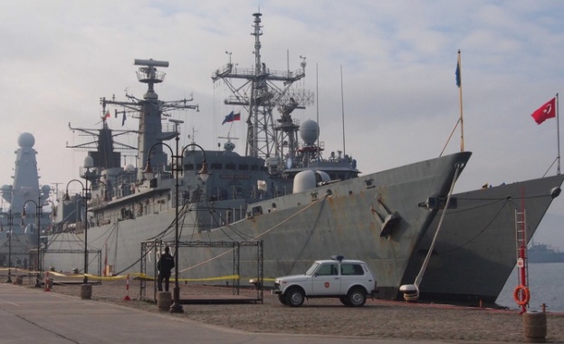 Три кораба на НАТО, които понастоящем патрулират в Черно море,