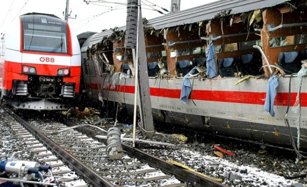 Поне един човек е загинал а над 20 са ранените