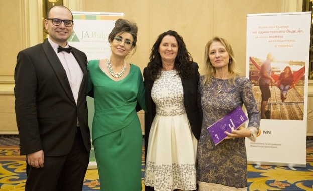 Партньорският проект Повишаване на финансовата грамотност на студентите в неикономически