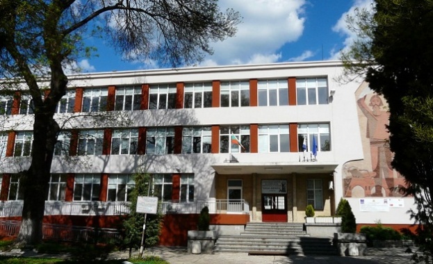 Строителният техникум в Бургас започва кампания за възстановяване на мозайката