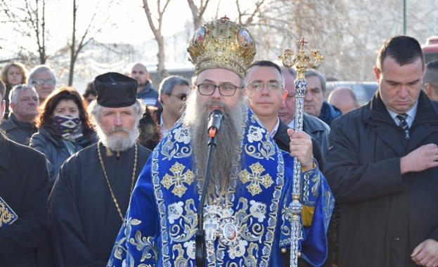 Пловдивският митрополит Николай ще отслужи благодарствен молебен след земетресението тази
