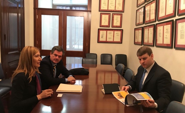 Туристите от САЩ са нараснали с близо 10 на сто