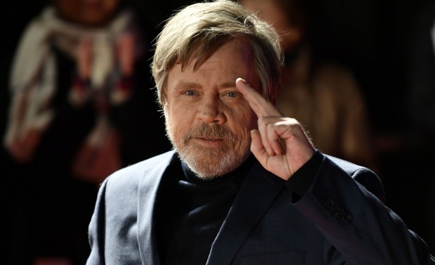 Актьорът от Междузвездни войни Марк Хамил получи звезда на Алеята