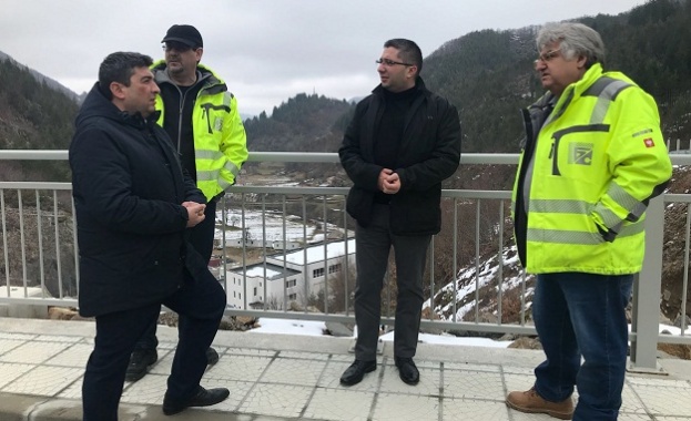 Активно се работи по изграждането и на яз Луда Яна