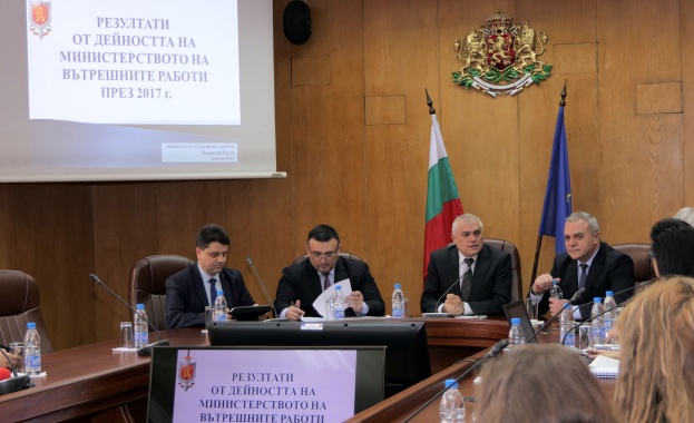 Общо 2842 служители са назначени в системата на Министерството на