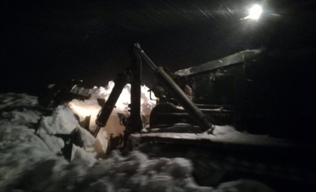До 02 00 часа след полунощ продължиха действията на военнослужещите от